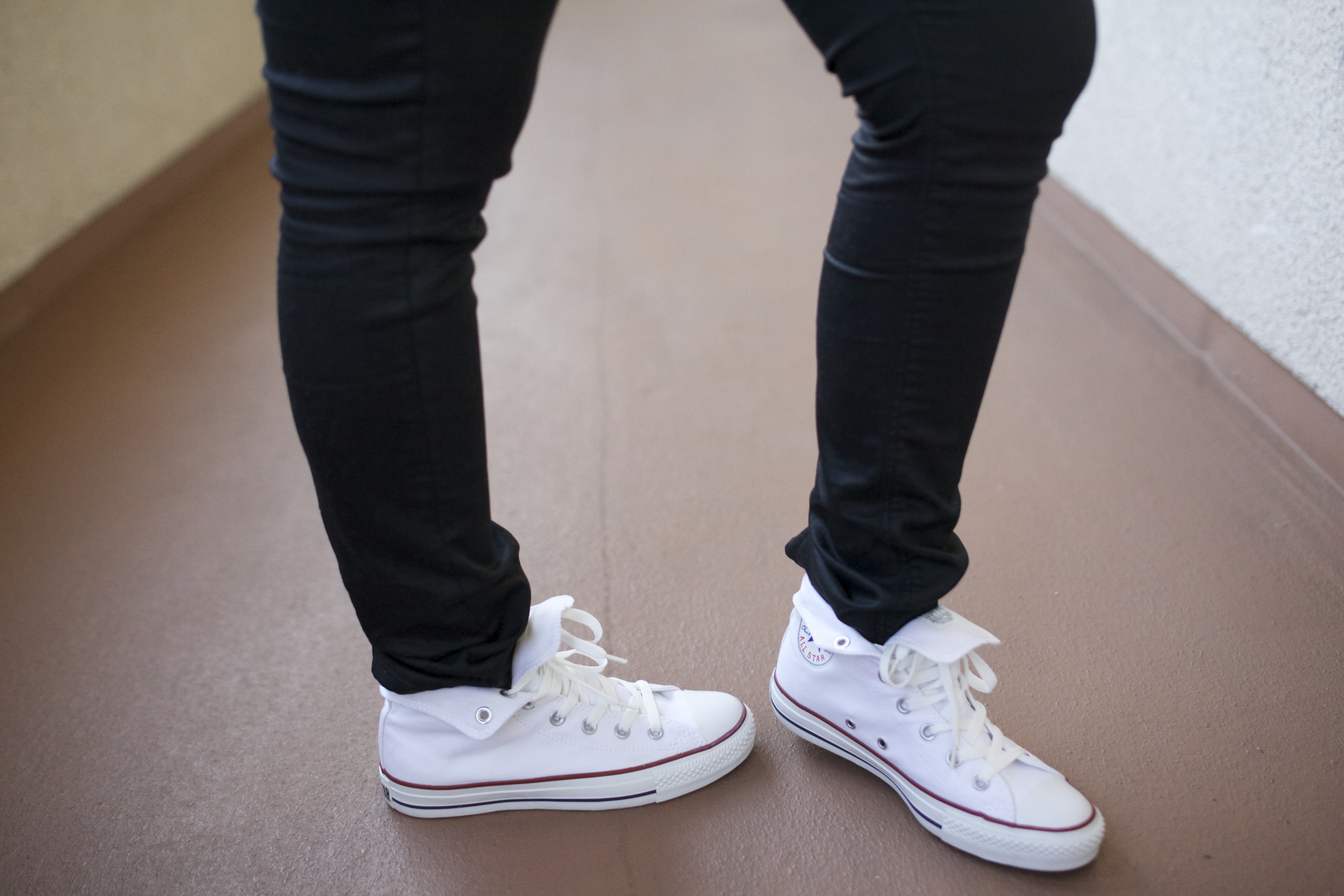 what to wear with low top converse